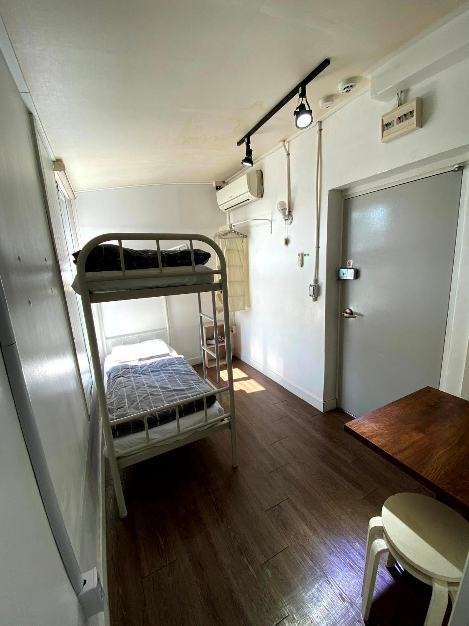 Itaewon Yellow Gasthof 2*
